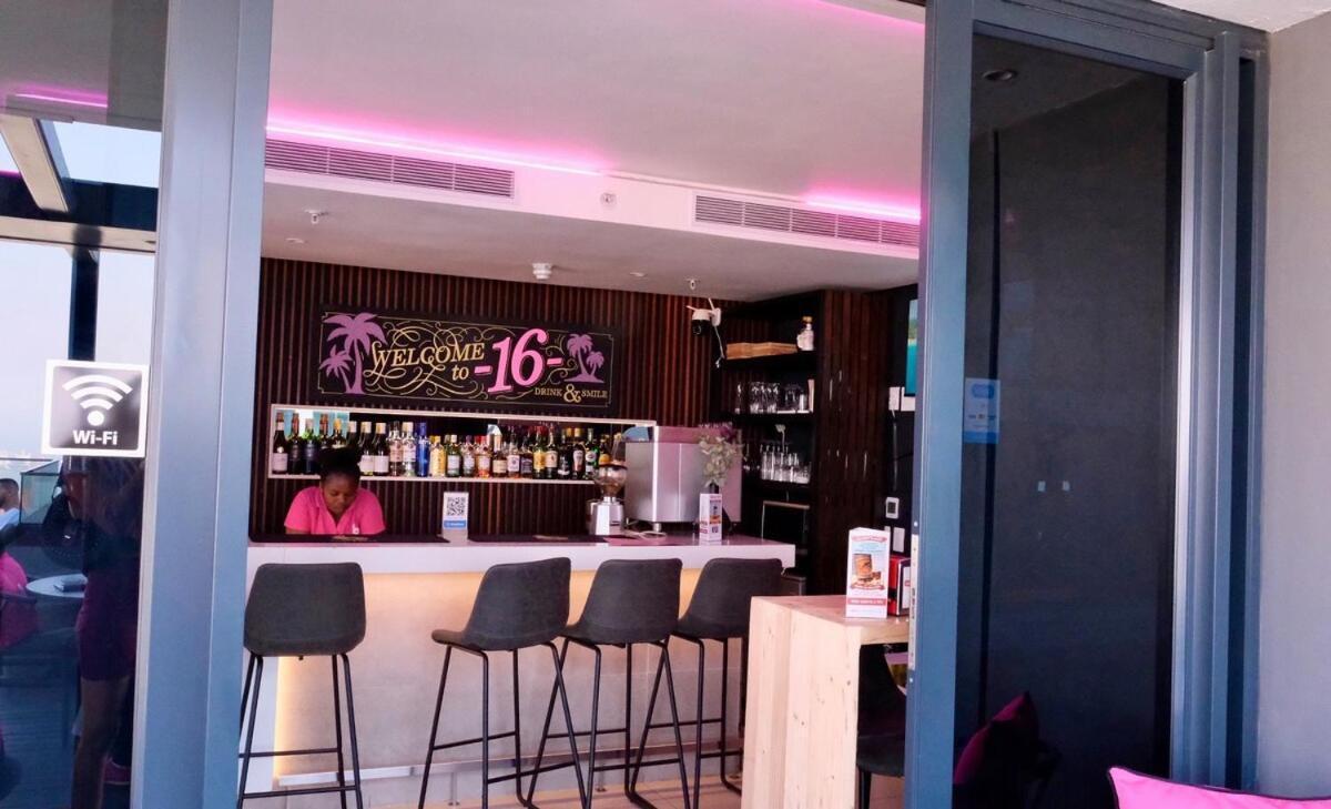 Stylish Cbd With Mountain Views & Free Parking