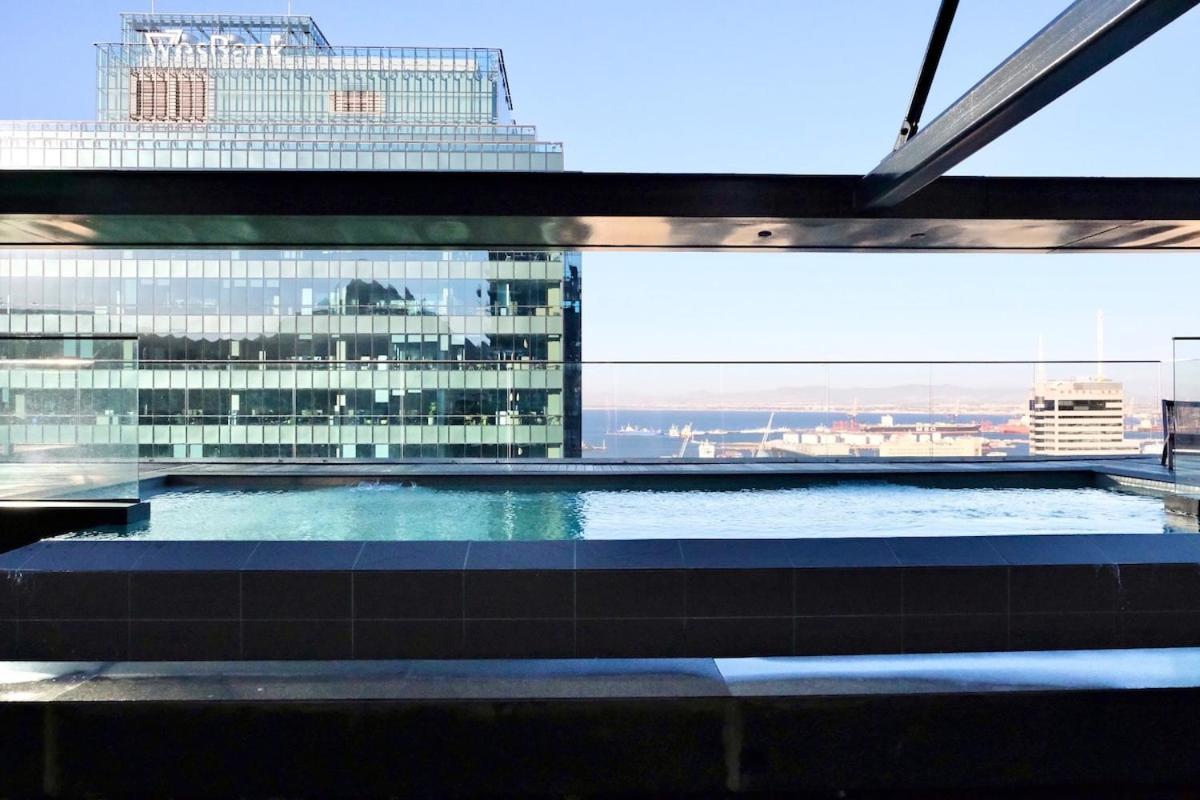 Stylish Cbd With Mountain Views & Free Parking