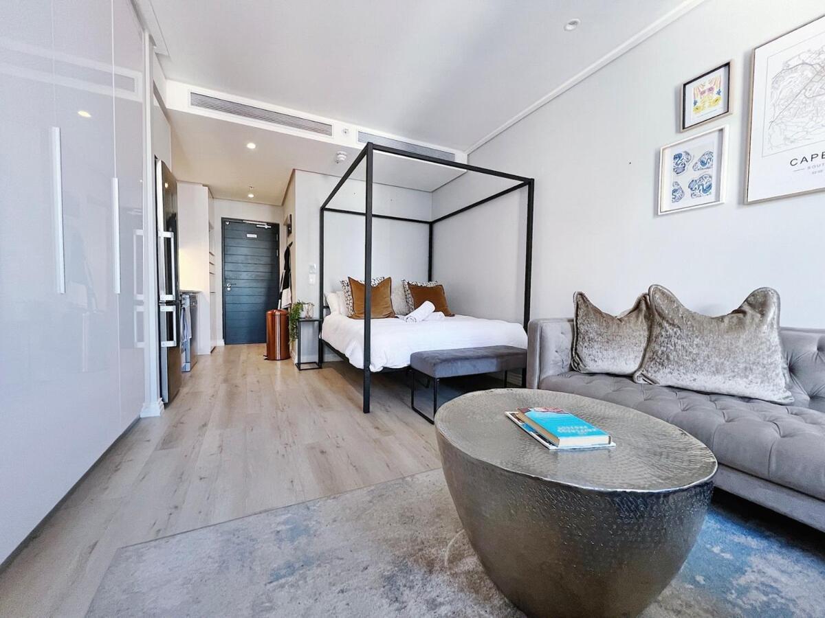 Stylish Cbd With Mountain Views & Free Parking Cape Town
