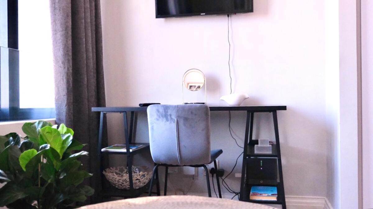 Stylish Cbd With Mountain Views & Free Parking *