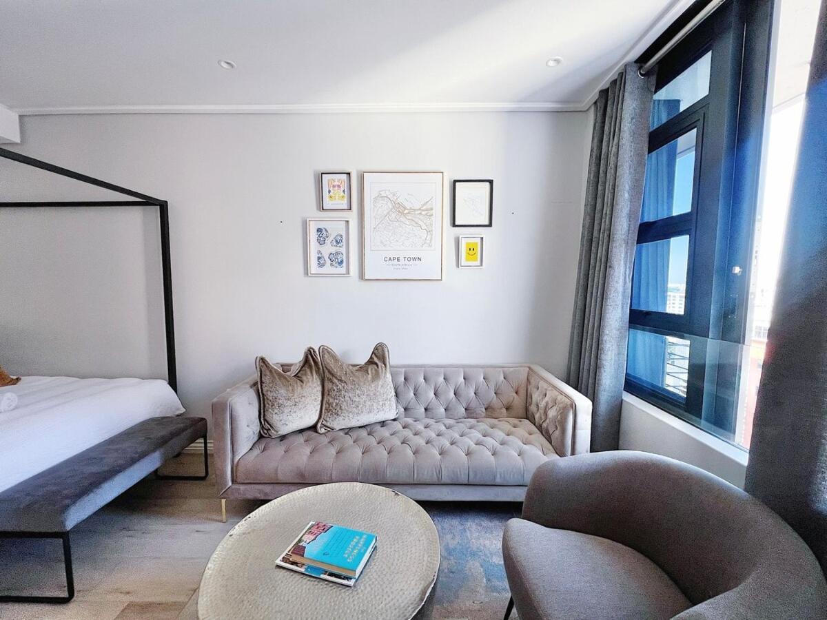 Stylish Cbd With Mountain Views & Free Parking Cape Town