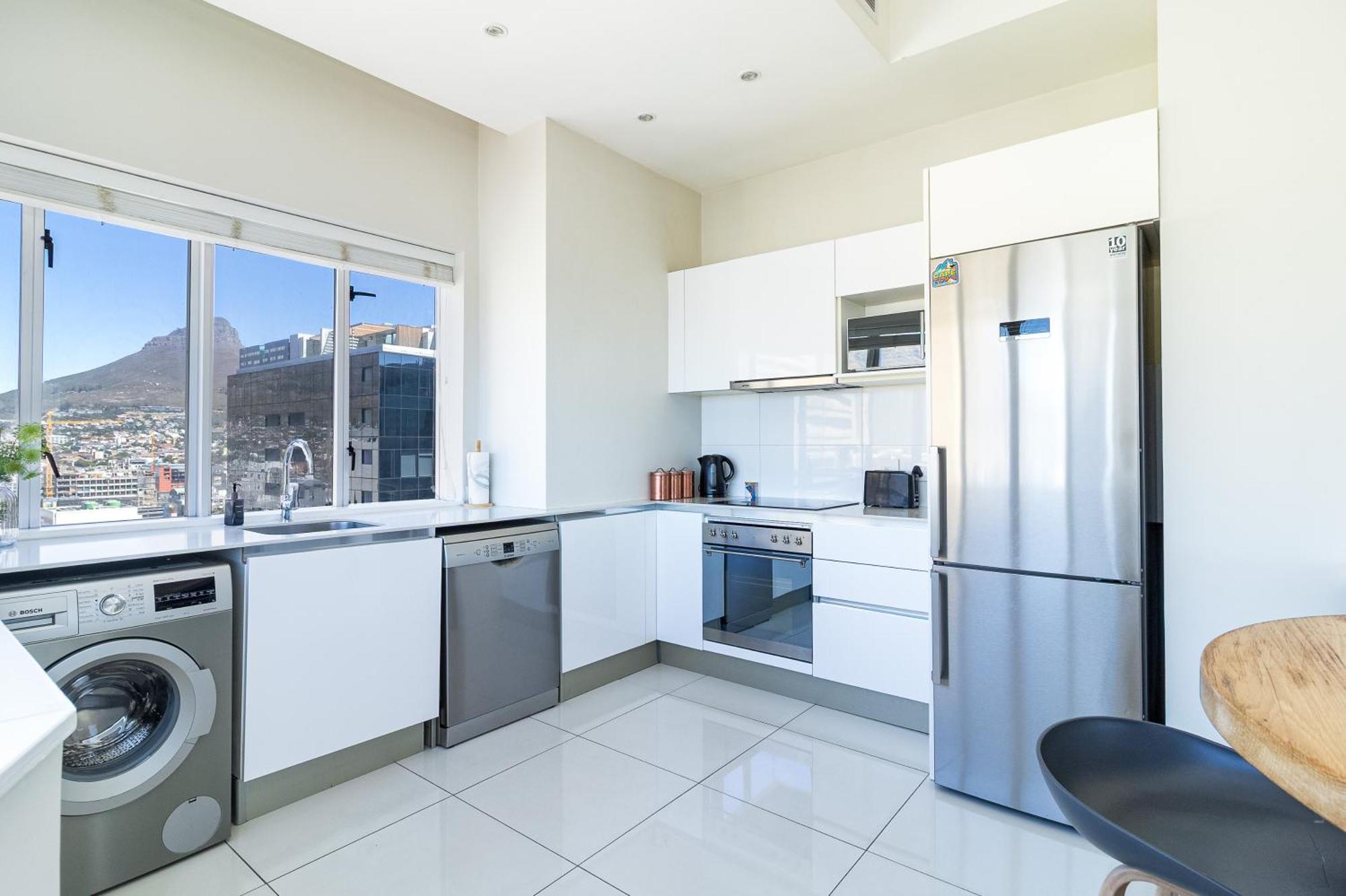 Views 2 Bedroom Apartment