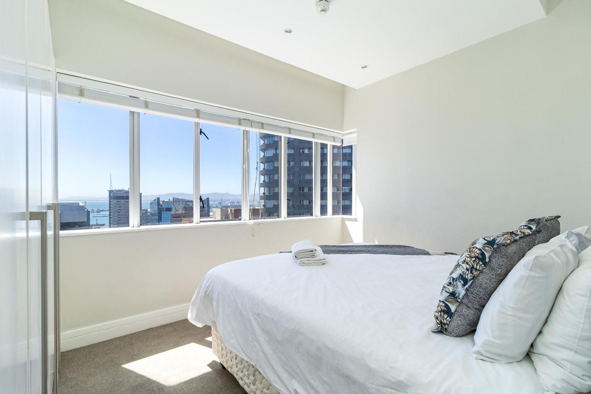 Views 2 Bedroom Apartment