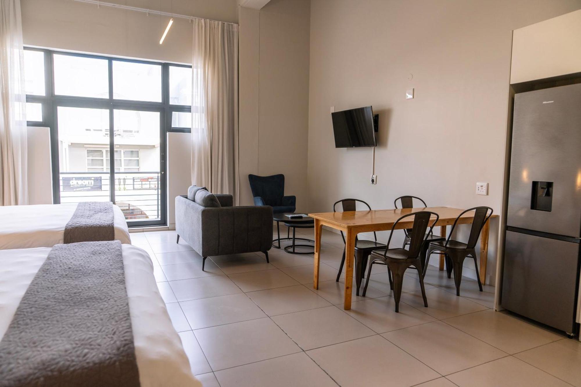 Hotel Mojo Hotel & Market 3*