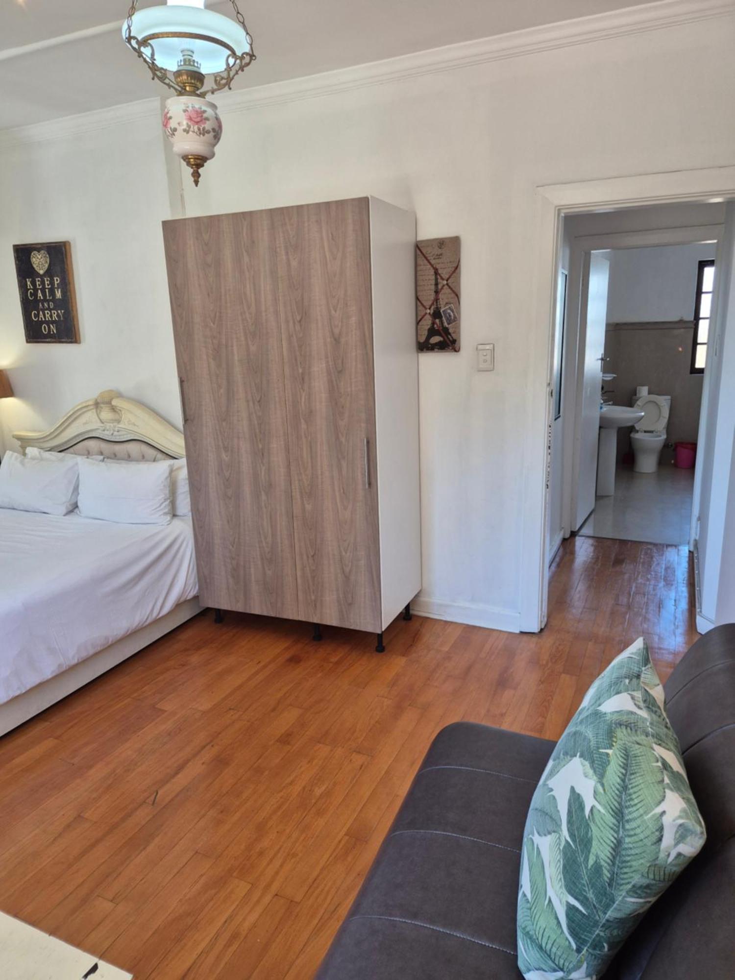Apartment Pine House - Self-catering Cape Town