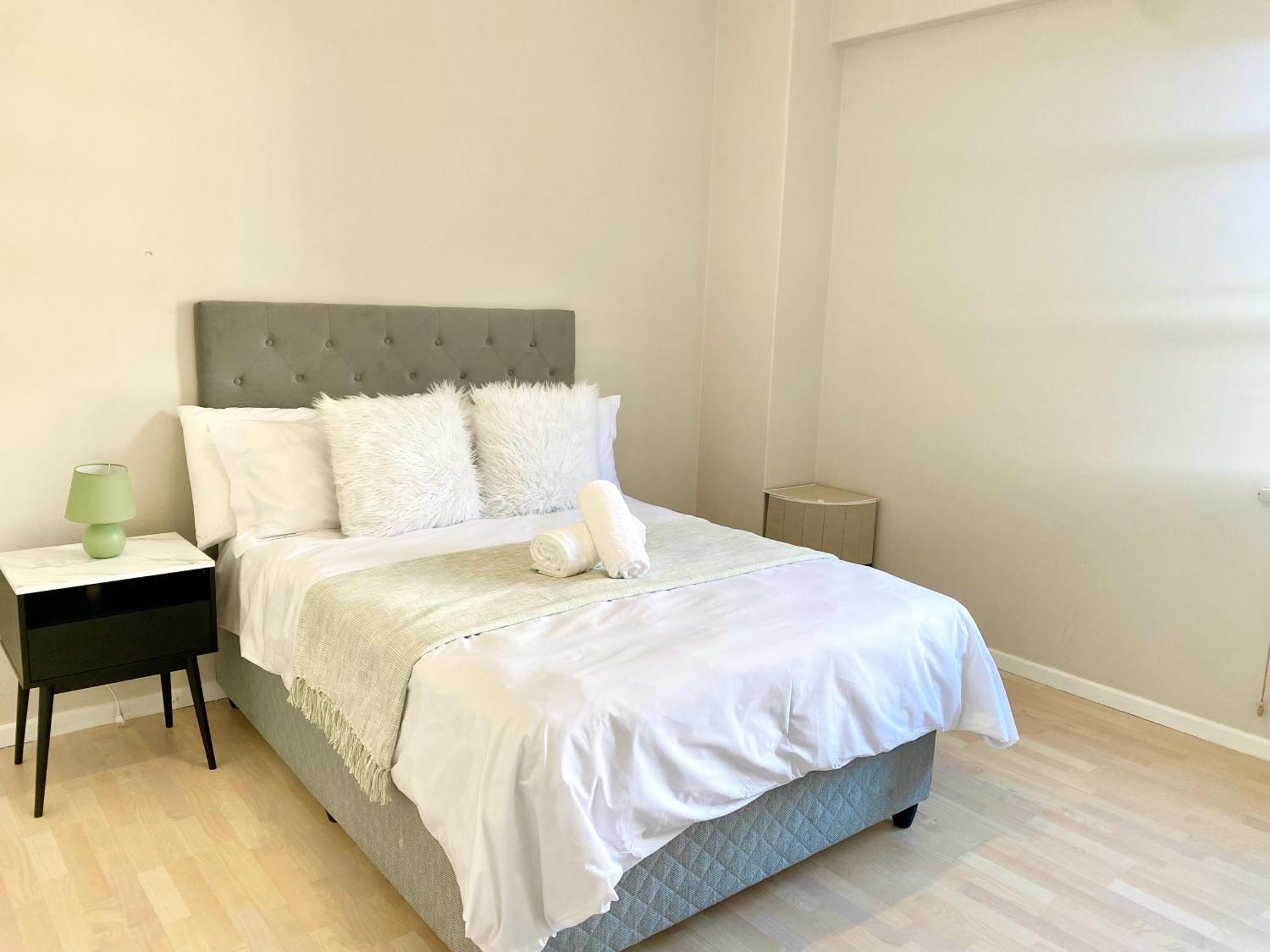 One Bed At The Piazza On Church Apartment *