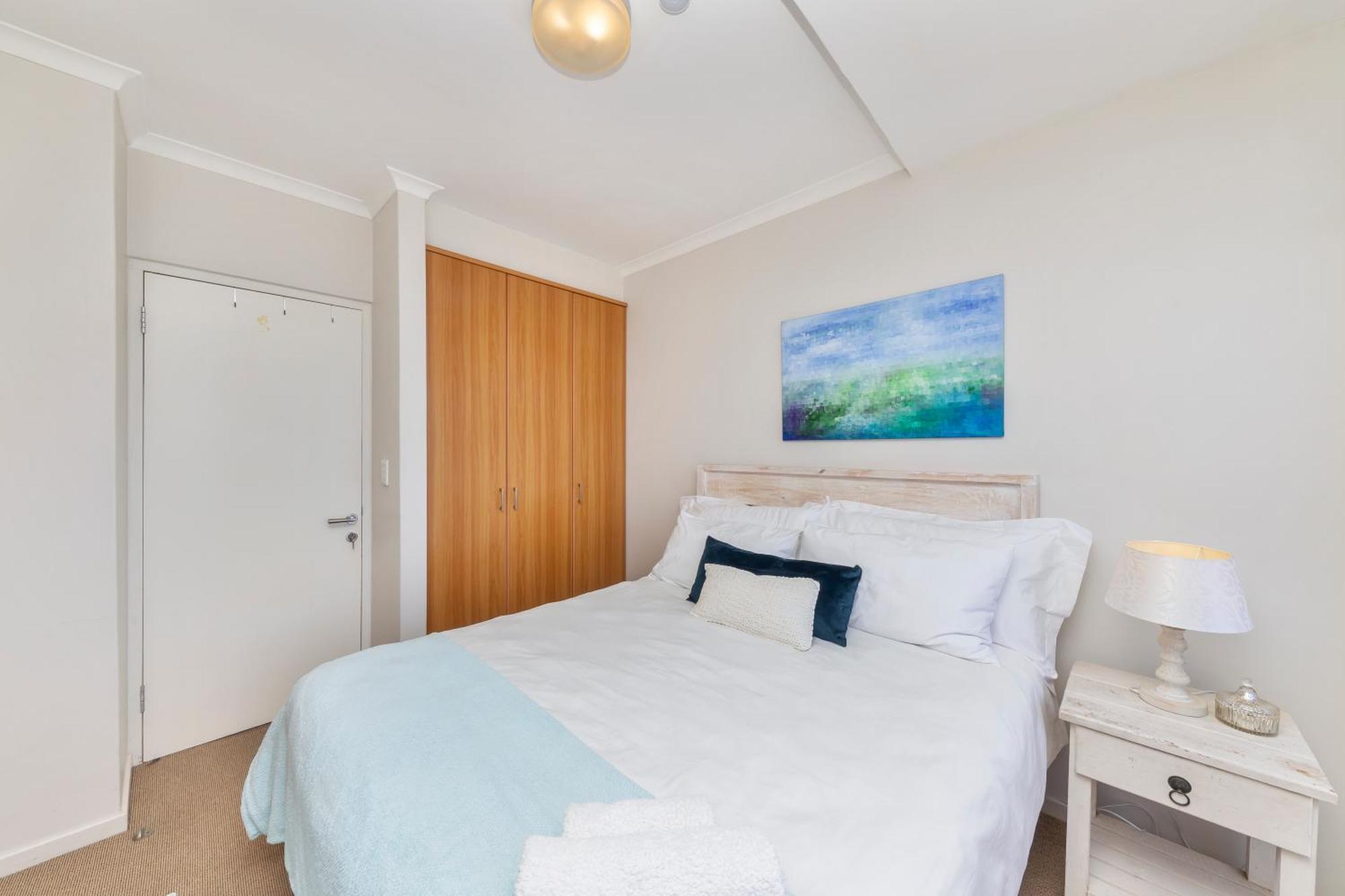 Horizon Bay 206 By Hmh *