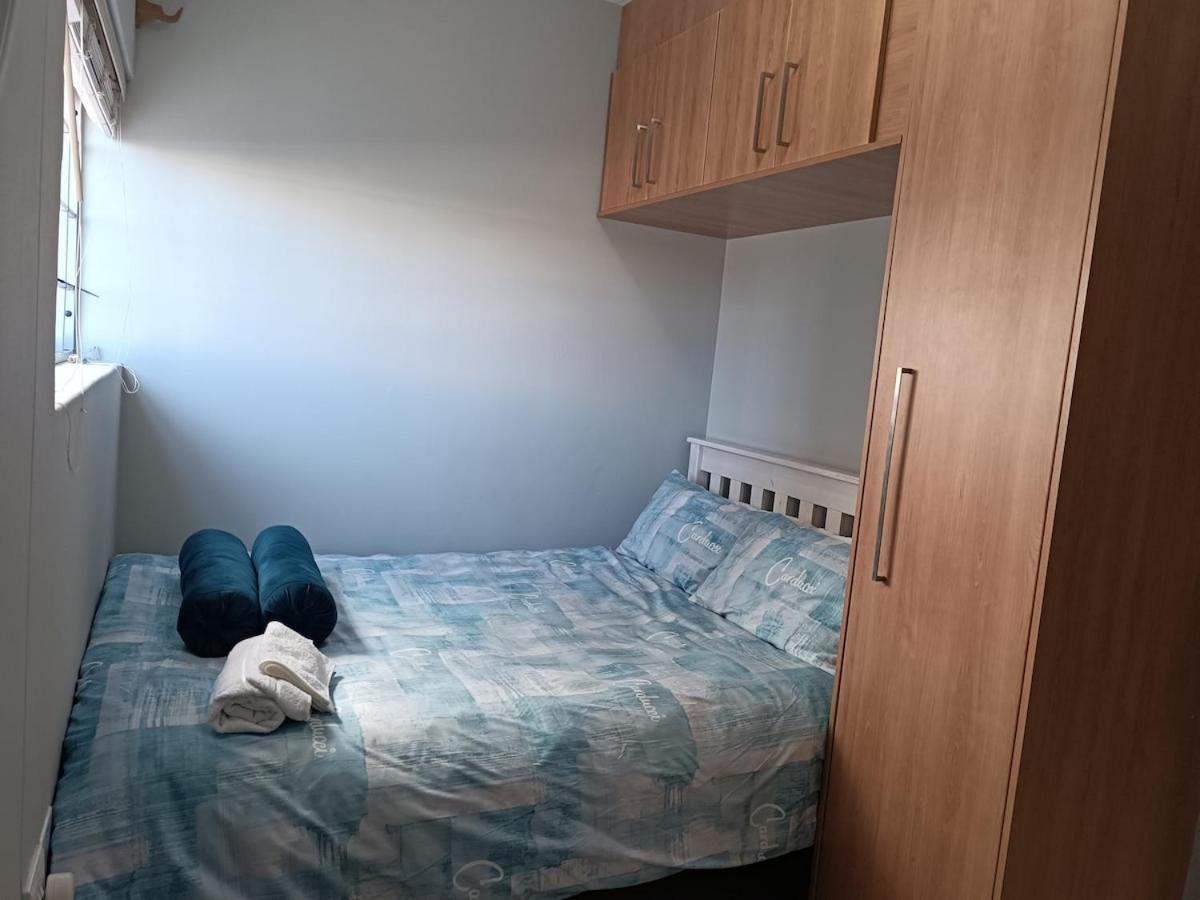 Facing 6 Sleeper Apartamento