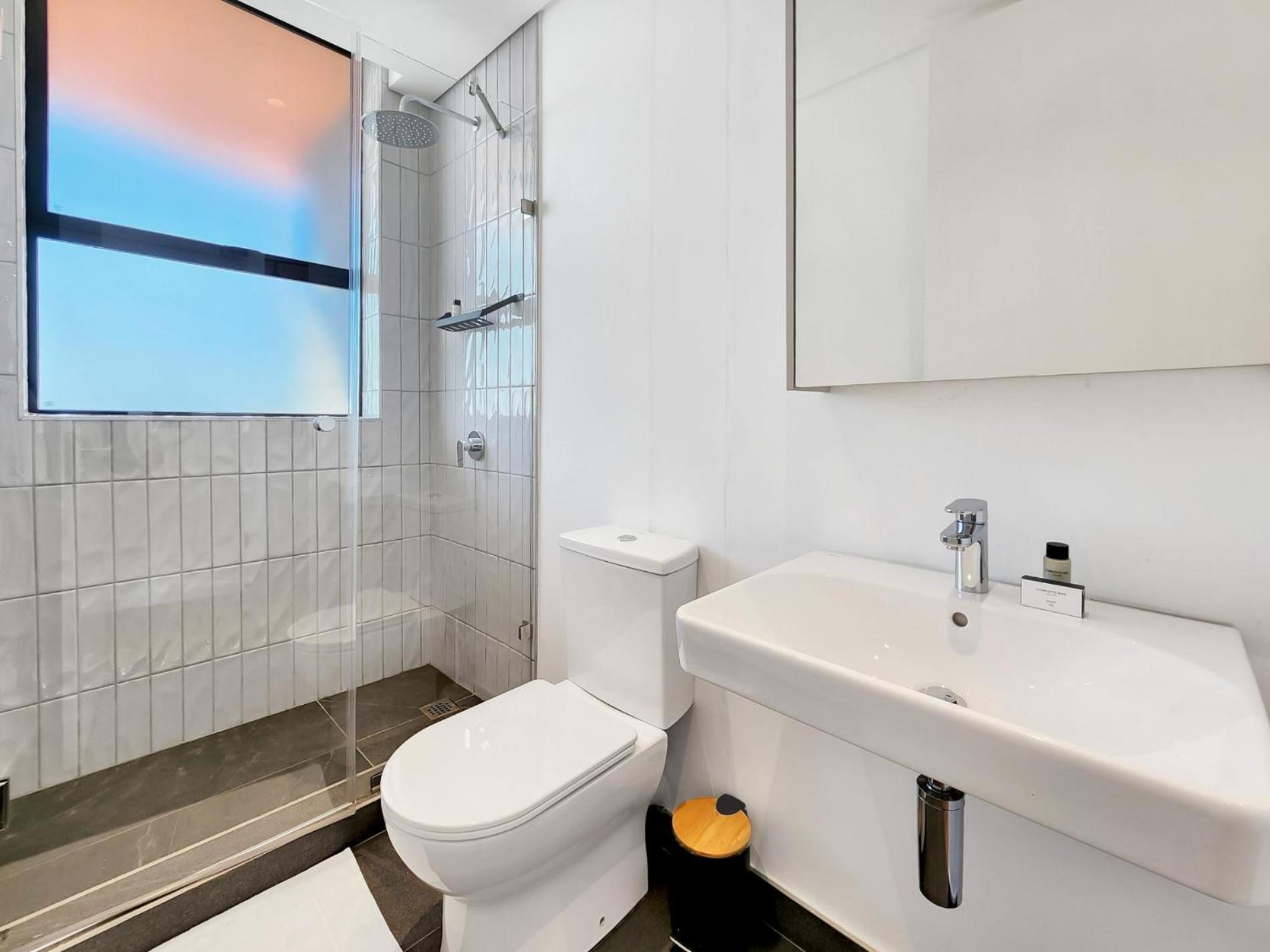 Sea Point Modern 2-bed With Ocean Mountain Views *