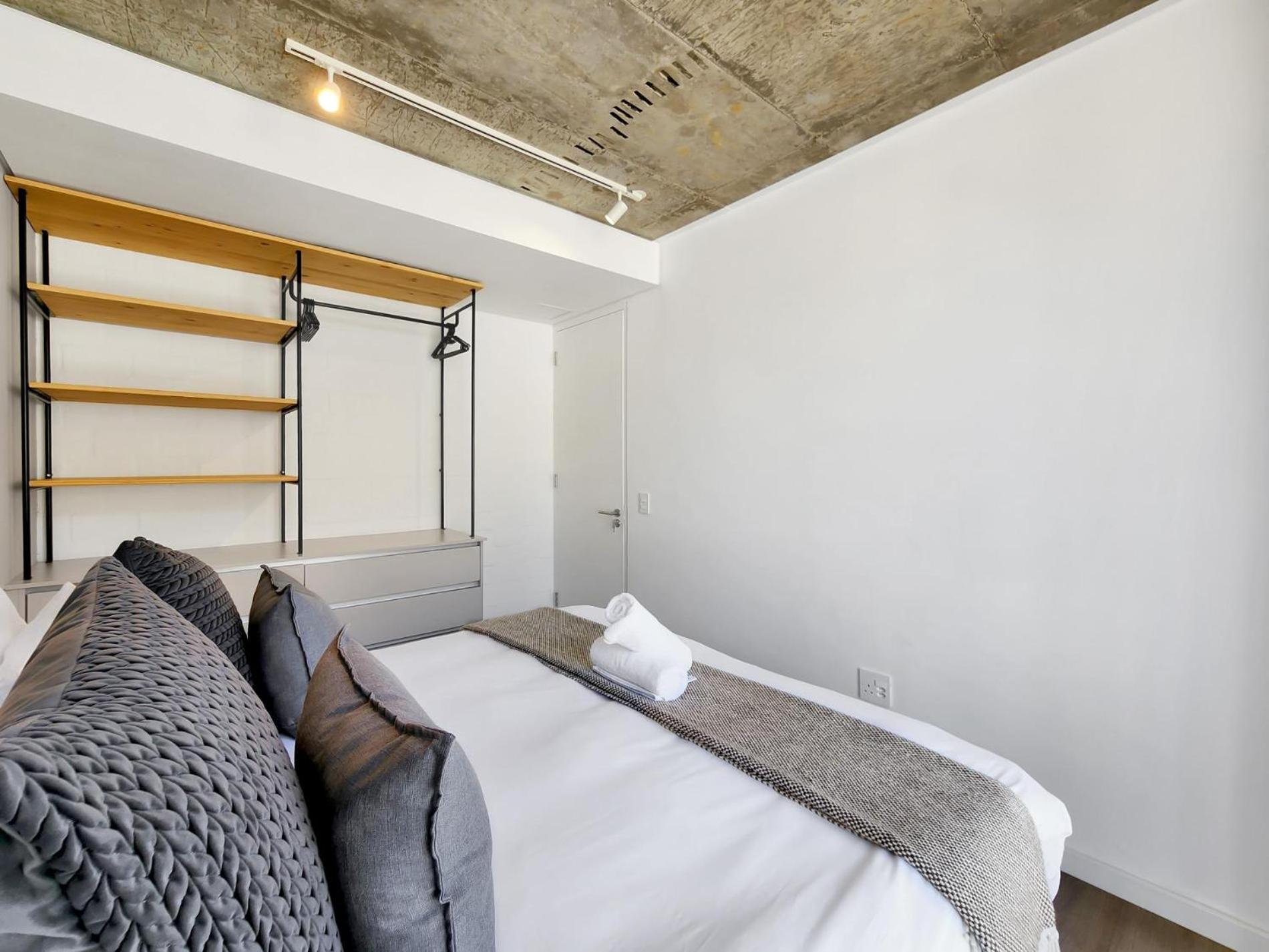 Sea Point Modern 2-bed With Ocean Mountain Views Cape Town