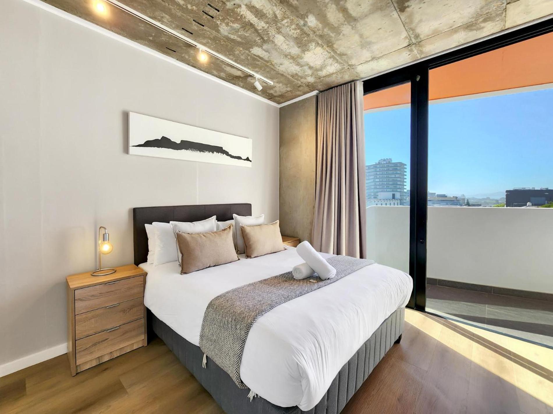 Sea Point Modern 2-bed With Ocean Mountain Views Apartment