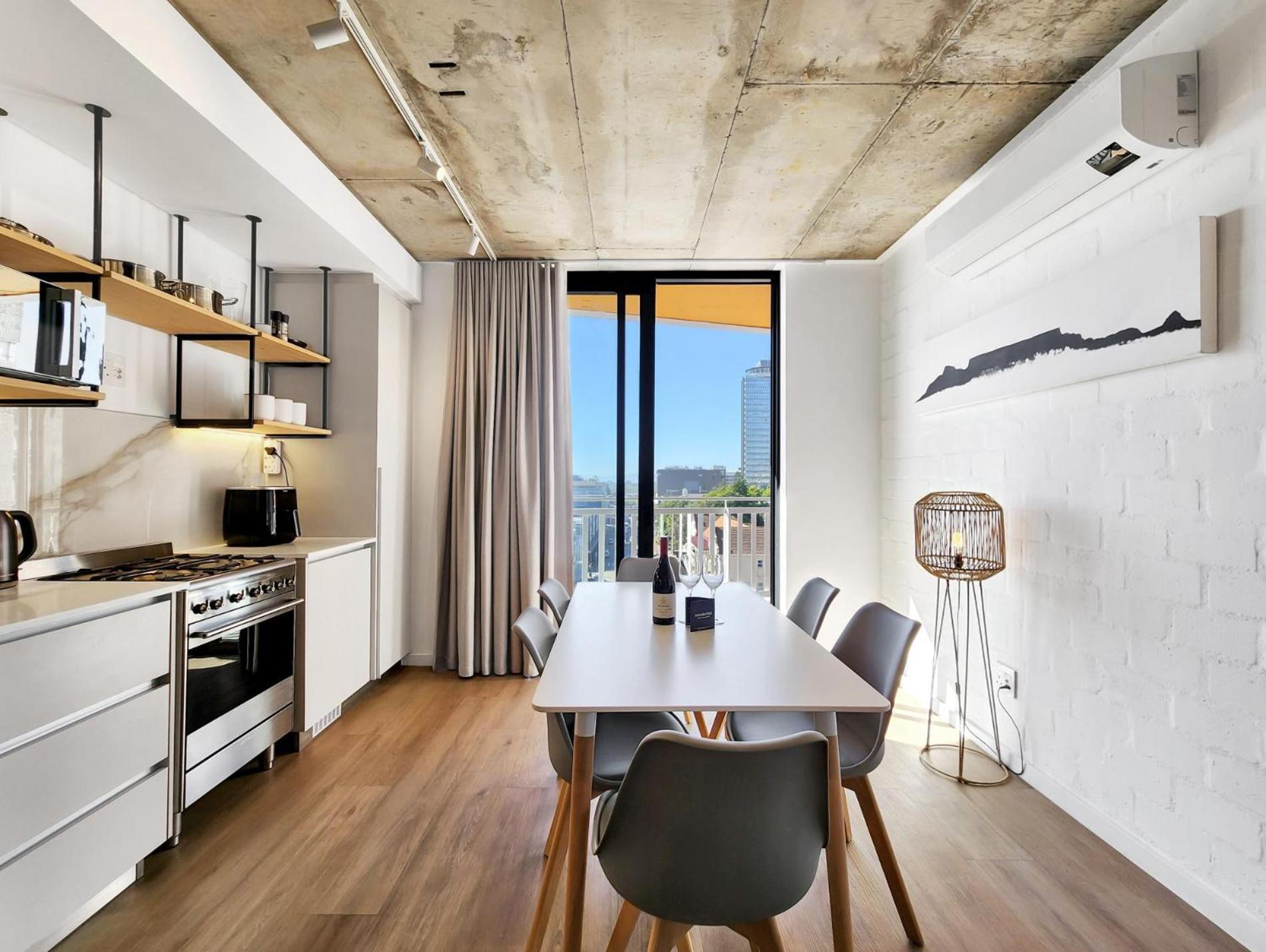 Sea Point Modern 2-bed With Ocean Mountain Views *