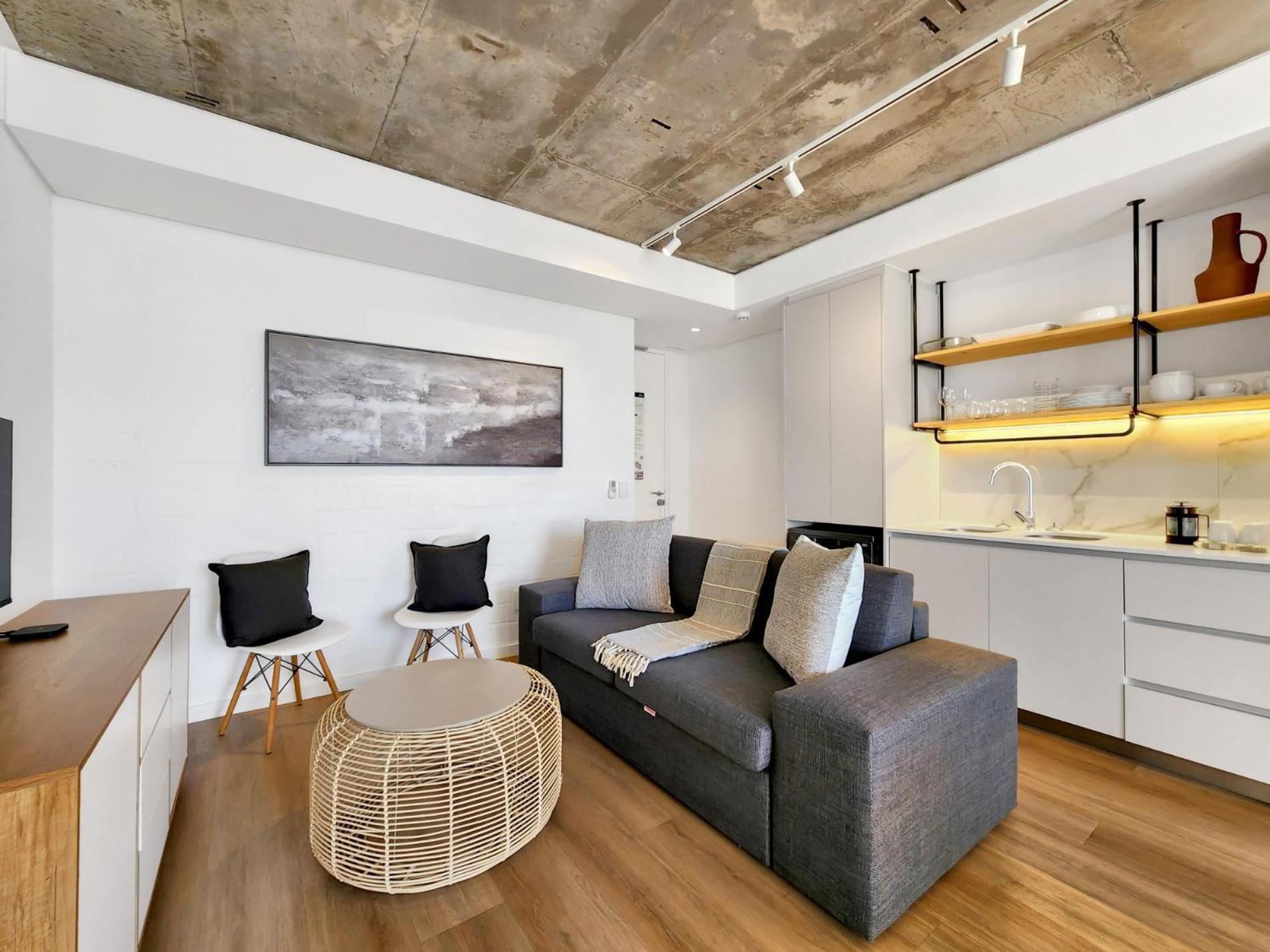 Sea Point Modern 2-bed With Ocean Mountain Views