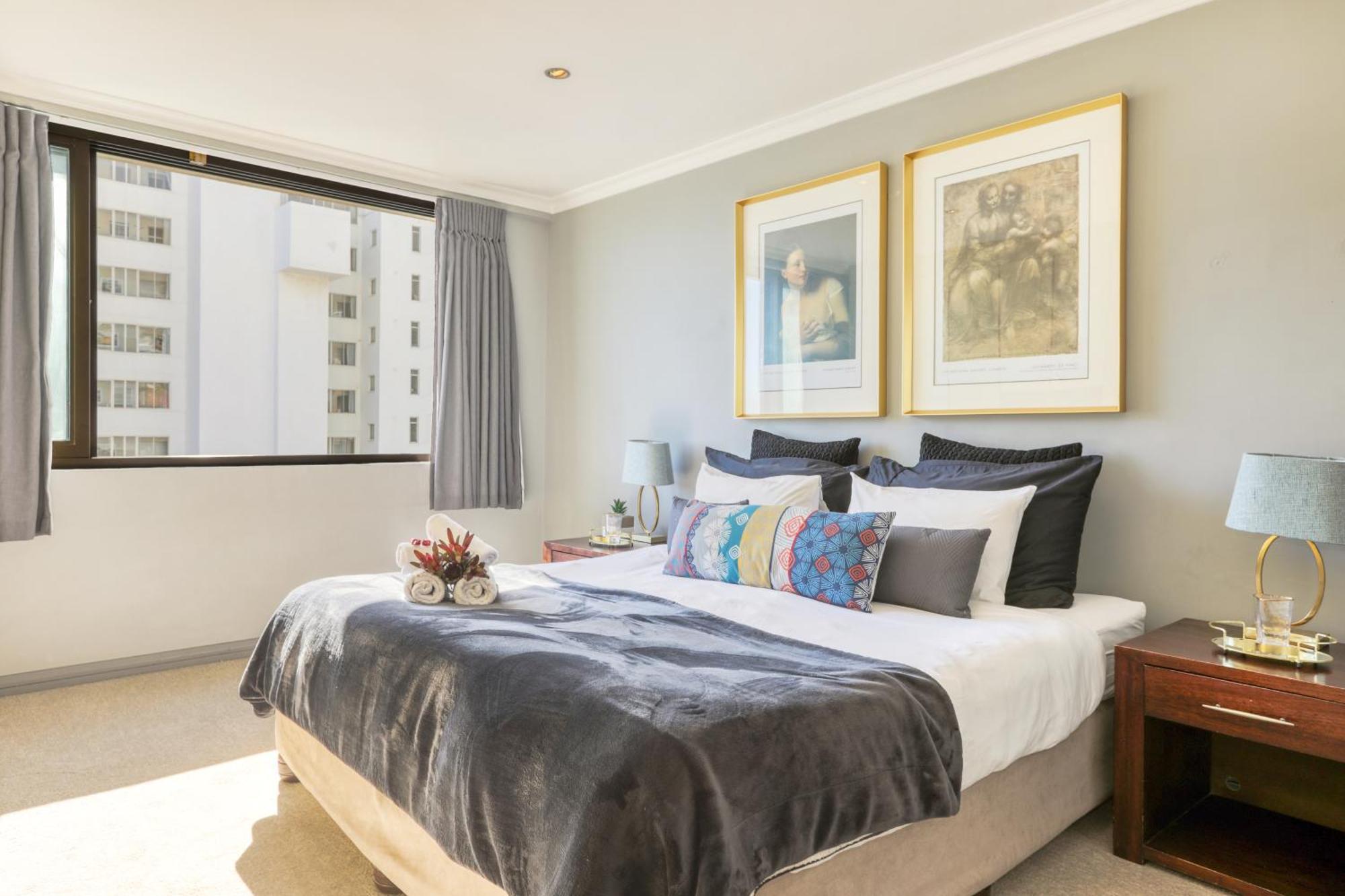 Backup-powered Bantry Bay View 2 Bed