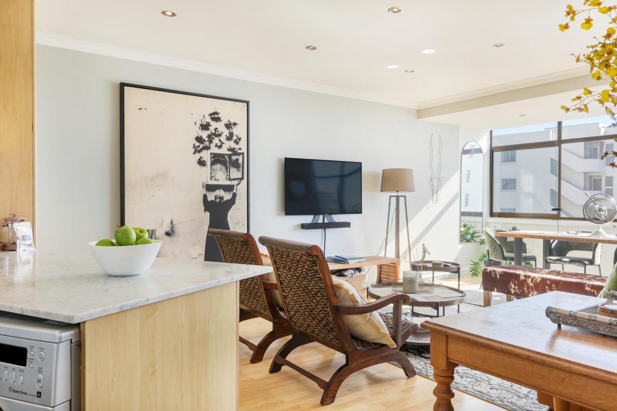 Apartment Backup-powered Bantry Bay View 2 Bed *