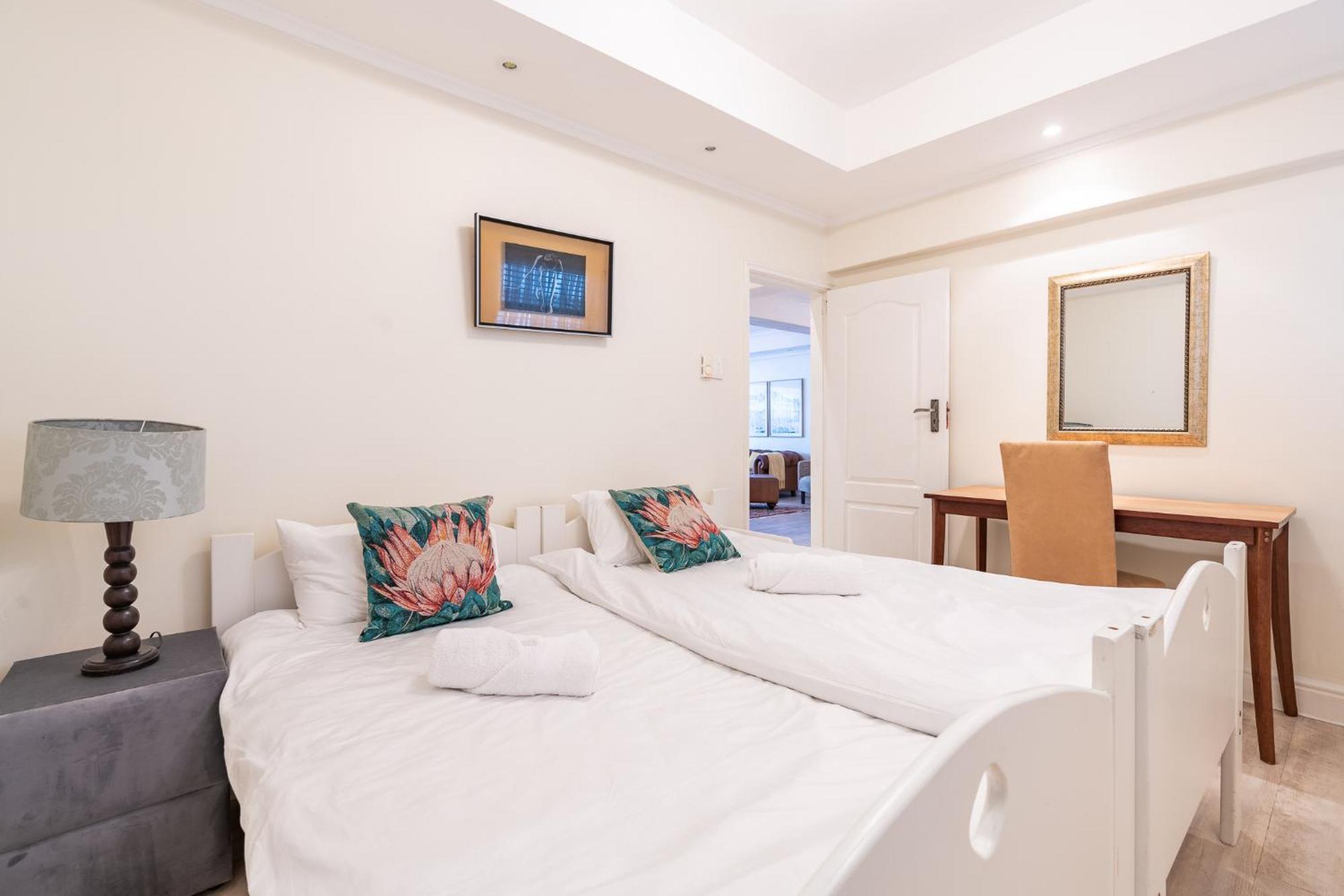 Apartment Centrally Vacation Home In Beach Road Cape Town