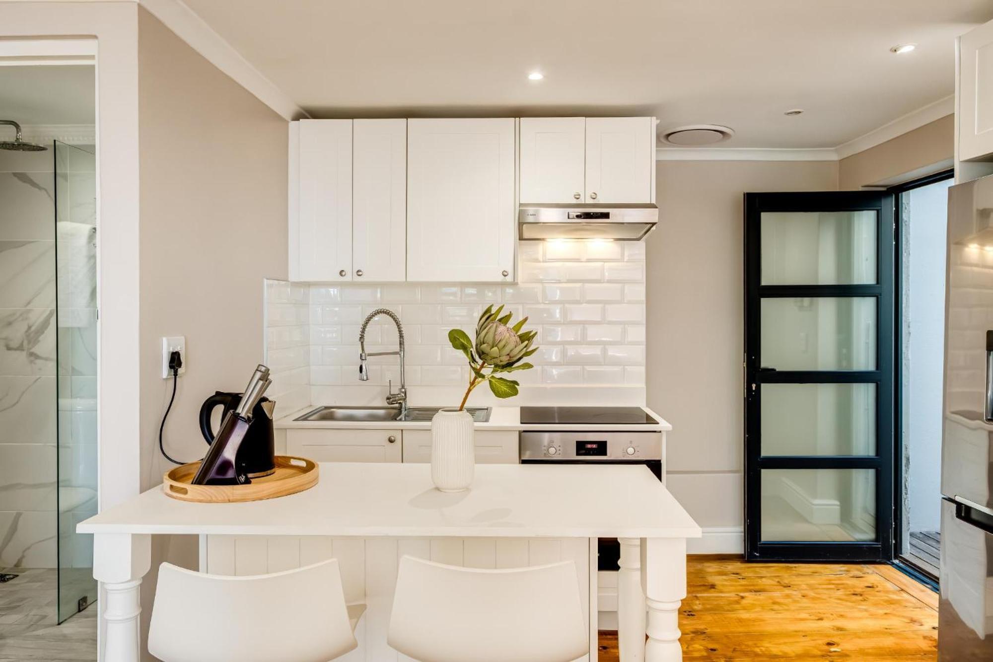 2bed 5min Walk From Camps Bay Escape