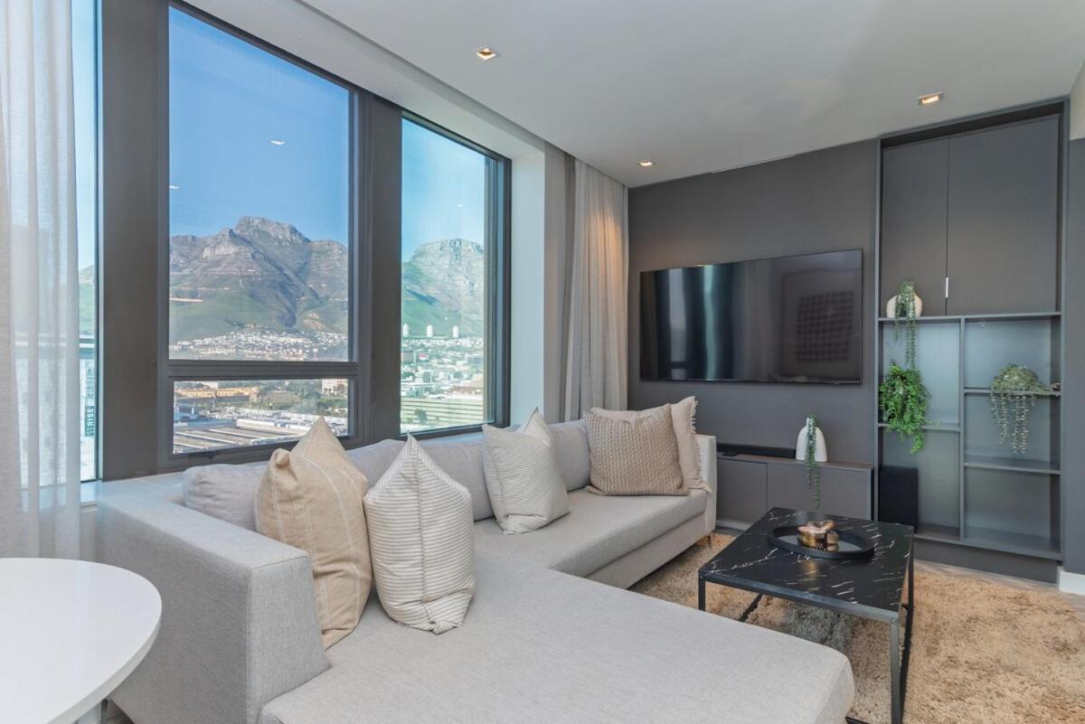 Luxury Oasis With King Bed, Ac, Walk-in Shower Apartment *