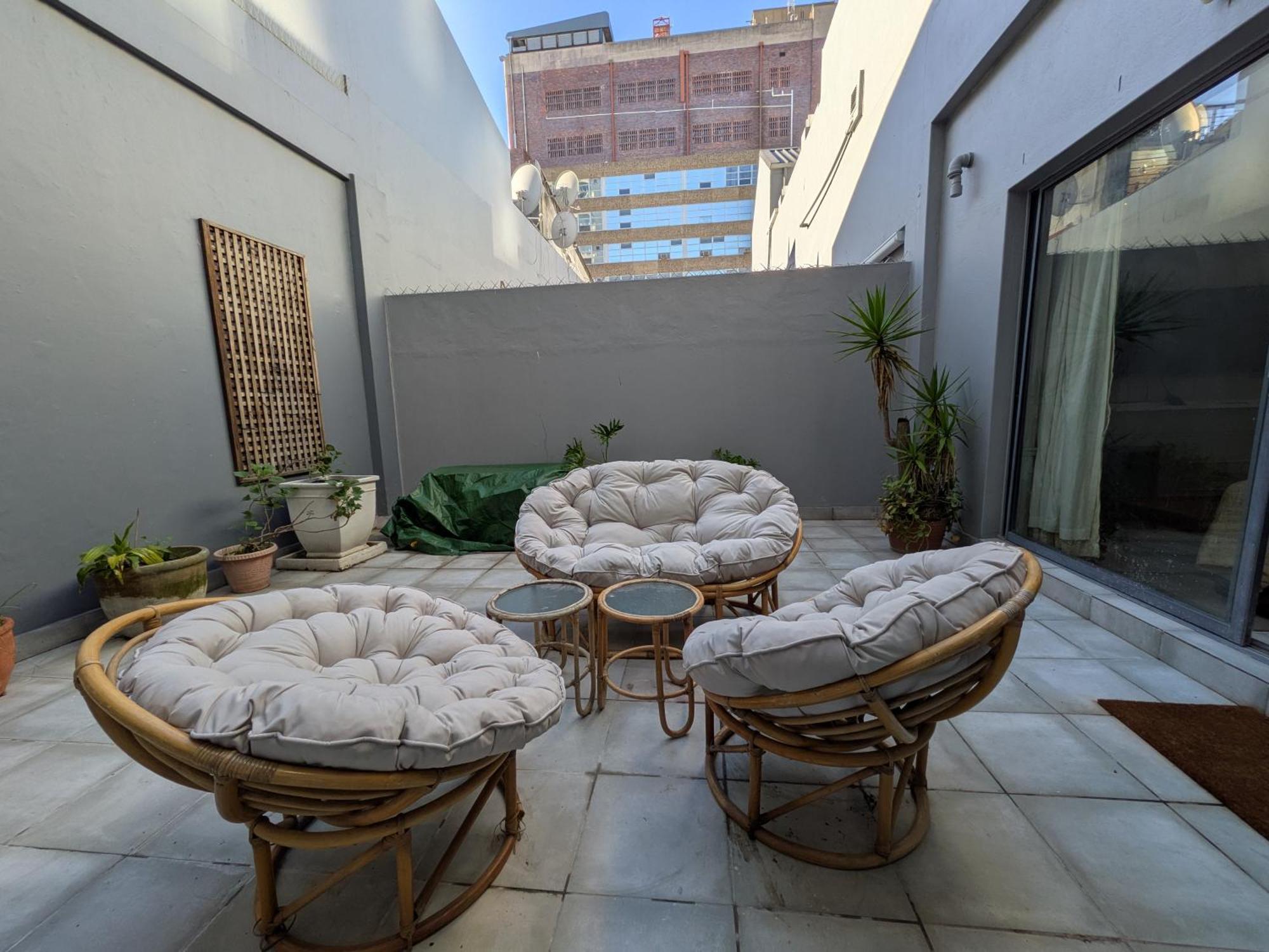 Apartment Stylish Work & Play