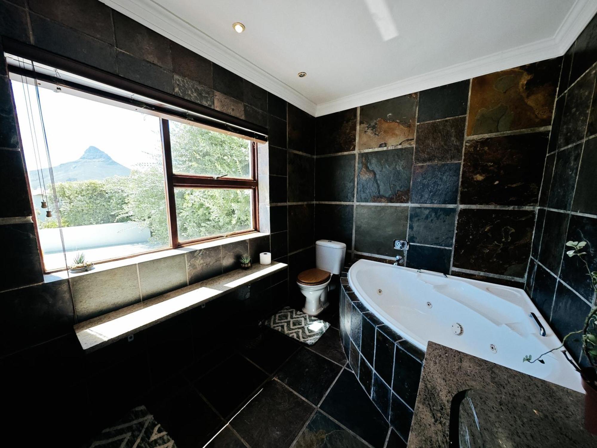 Seascape Camps Bay Guest house