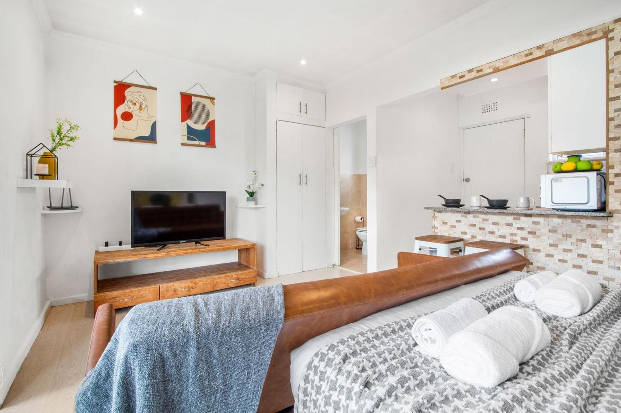 Fairmile Urban Oasis By Host Agents