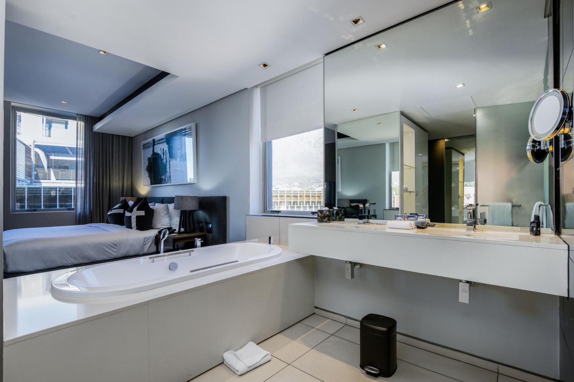 The Capital 15 On Orange & Hotel 5*
