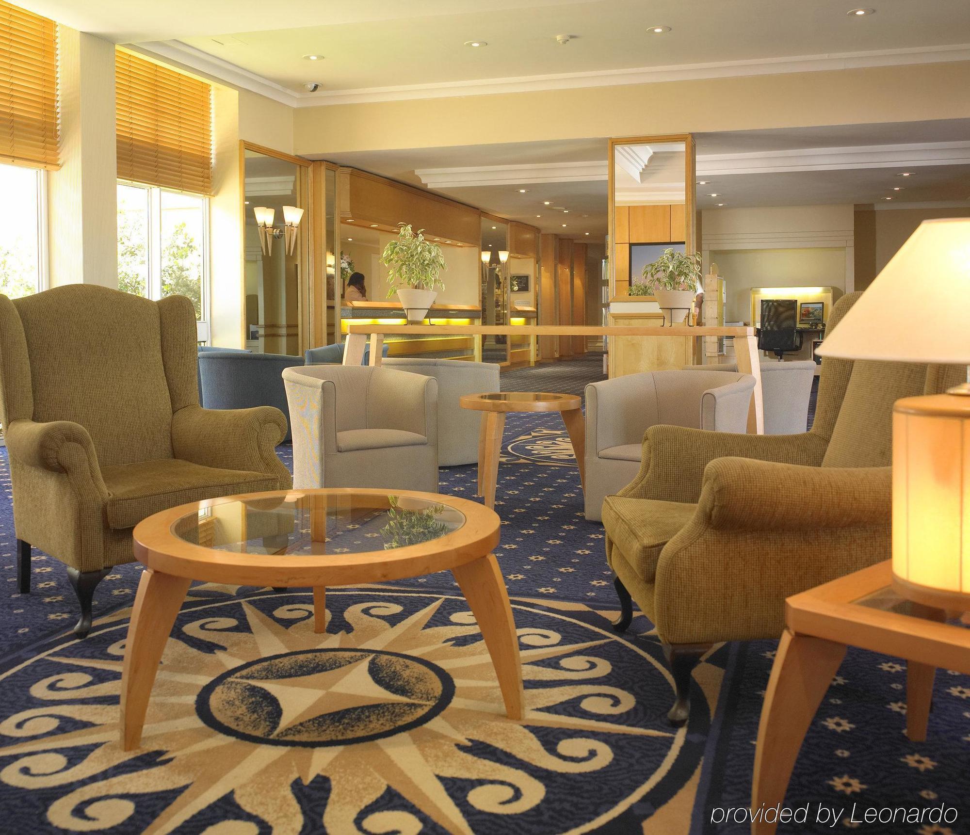 Hotel Garden Court Nelson Mandela Boulevard 3*