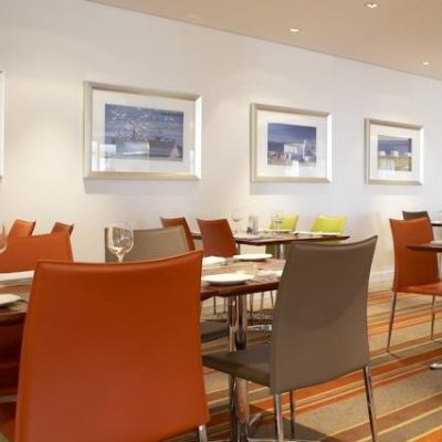 Garden Court Nelson Mandela Boulevard 3*
