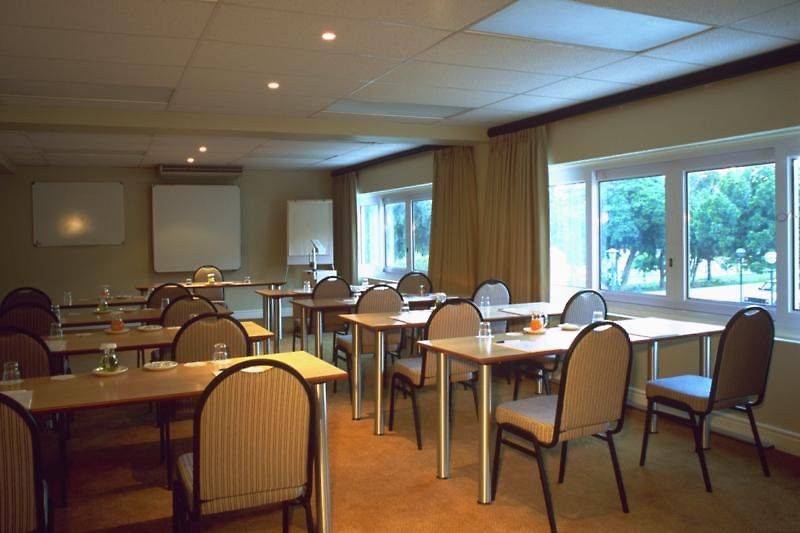 Hollow Boutique Hotel 4*