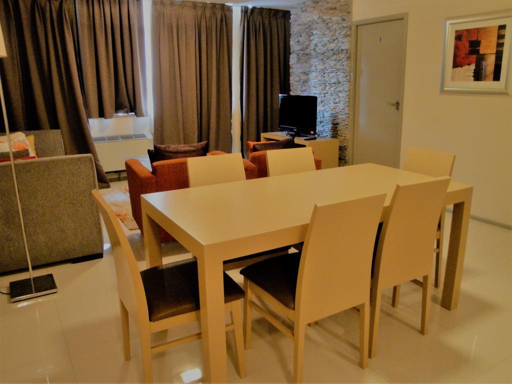 Apartment In Foutain Suites - 813fs *