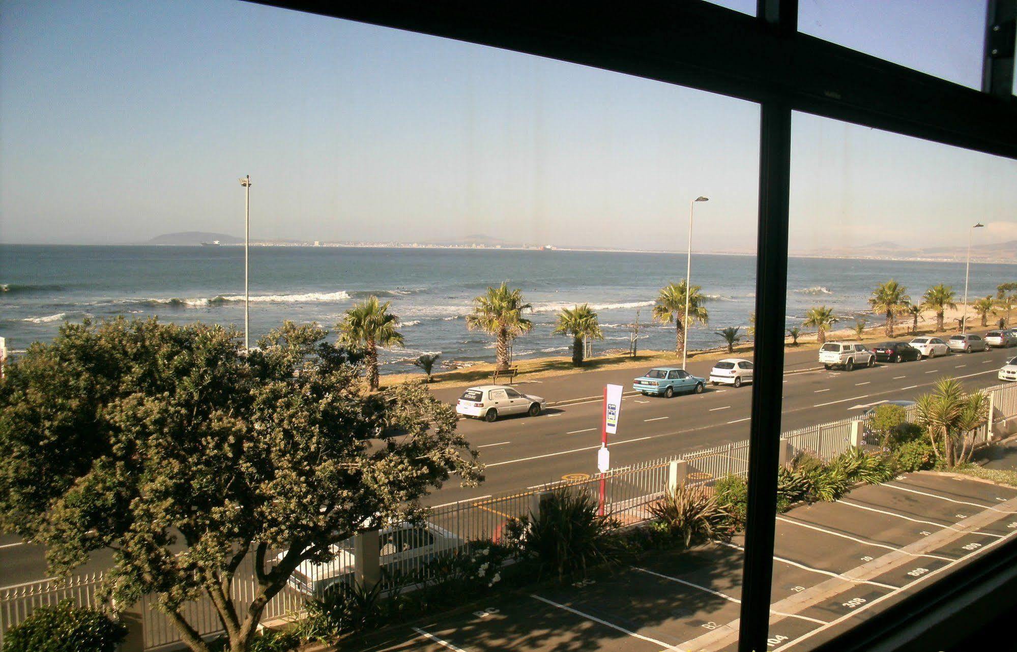 203 Mouille Grange * Cape Town