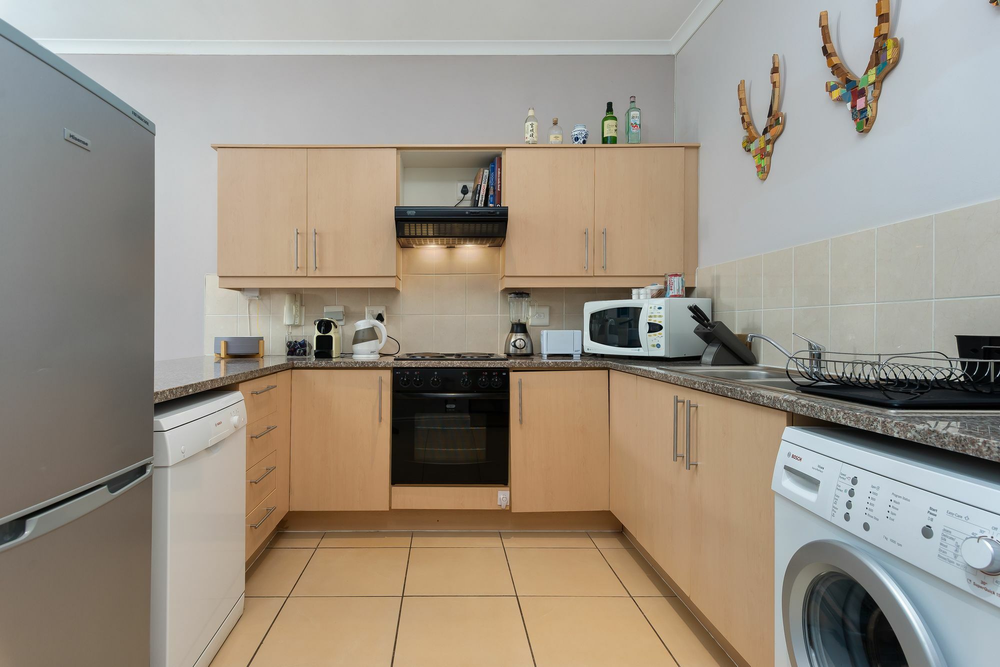 Hip Hop Plaza | Airmanaged Apartment *