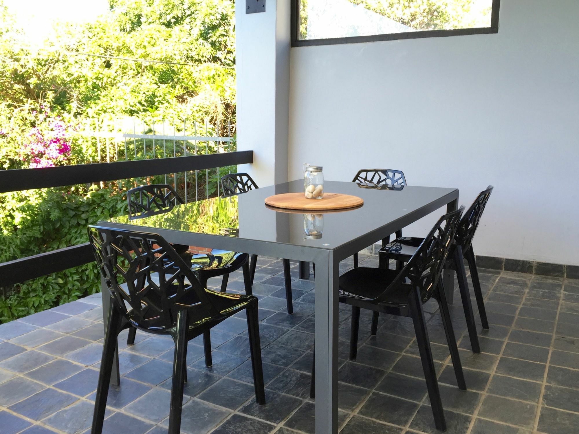 Urban Oasis At Windburg Suites Apartment *