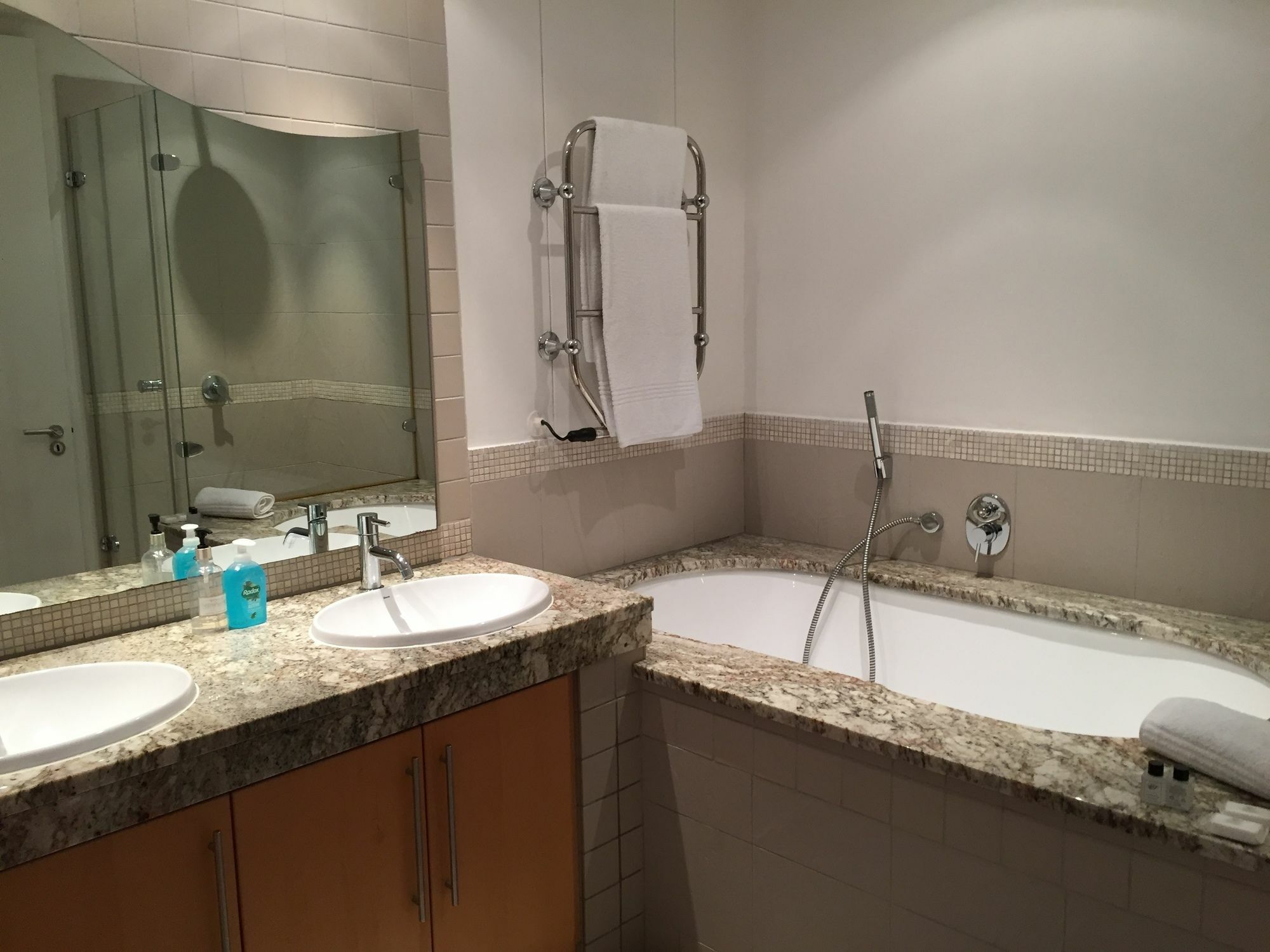 Apartment Avenue One *