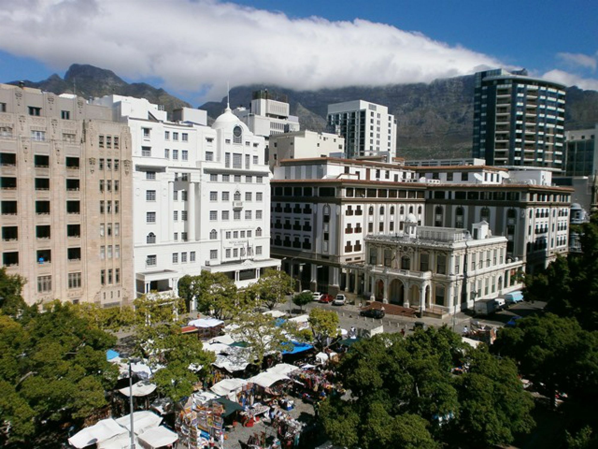 Green Market Place Apartment *