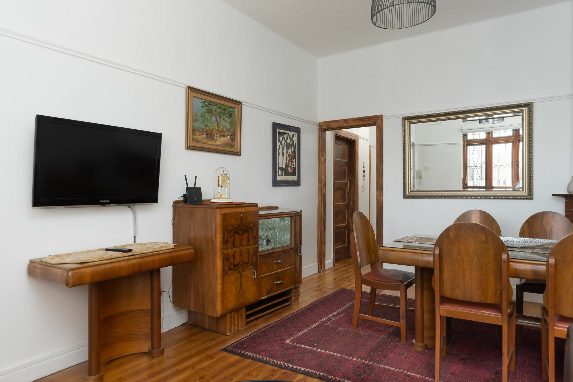 Chesterfield House 7 *