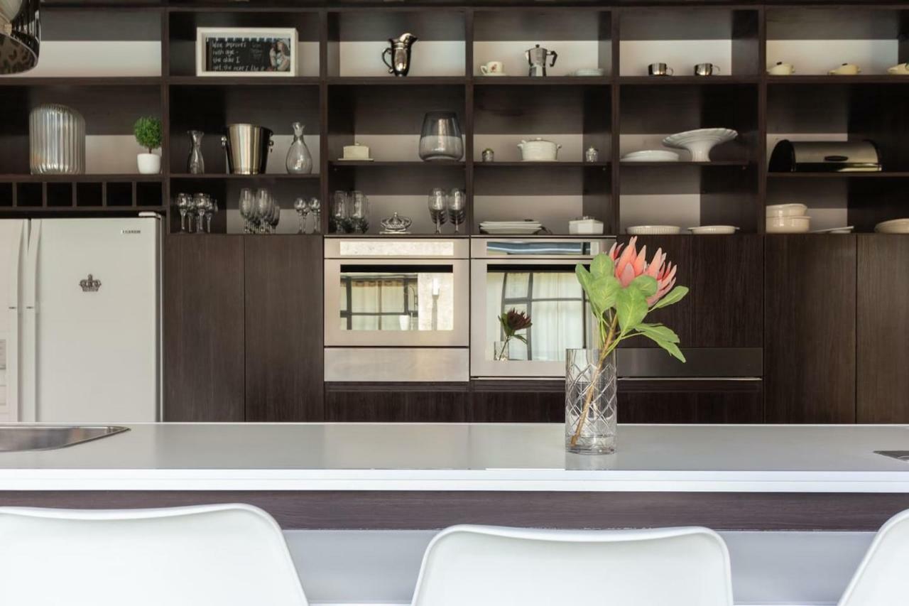Apartment Crown Comfort - Affordable Luxury - Private Heated Pool & Hot Tub Under Roof *