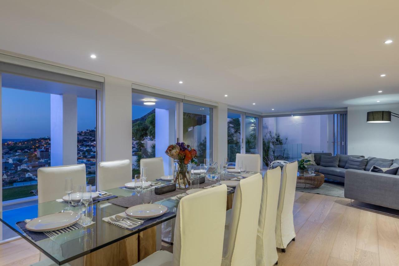 Villa Sandpiper House: Stunning Ocean Views, Heated Pool & Large Garden *