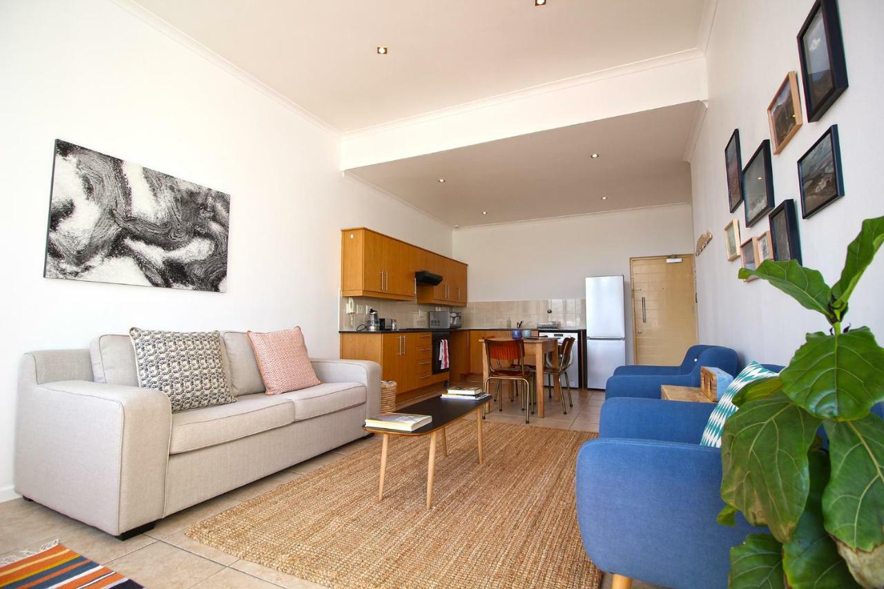 Hip Hop Plaza | Airmanaged Apartment