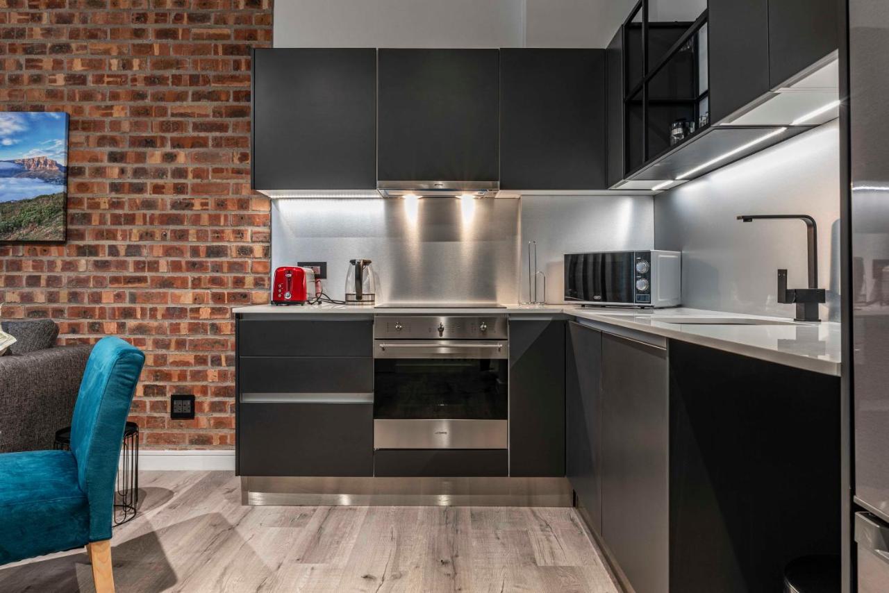 304 The Signature, De Waterkant