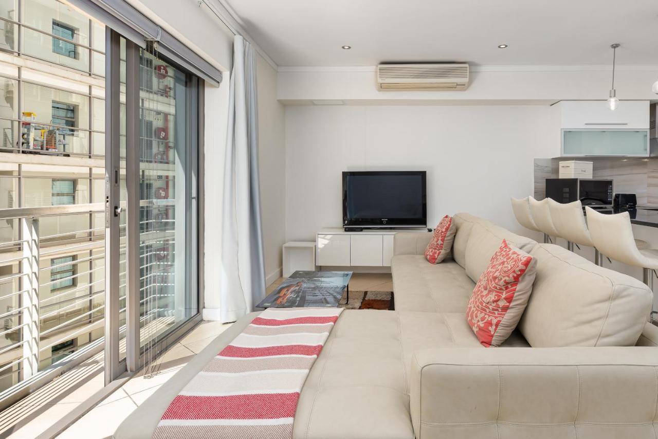 Icon Apartment *