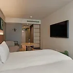 Rockerfeller Private Hotel Suites