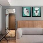 Rockerfeller Private Hotel Suites