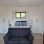Studio Apartment In Glencairn