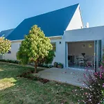 Kom4Nest 2Br Pool, Solar