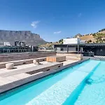 Chic 1Br Walk To V&A Loadshedding-Free