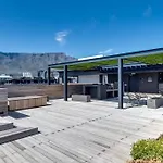 Chic 1Br Walk To V&A Loadshedding-Free