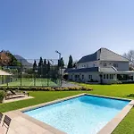 Elite Oasis With Private Padel Court