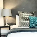 4 On Varneys Guest House