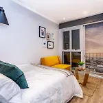 Peaceful Getaway In The Historic Area